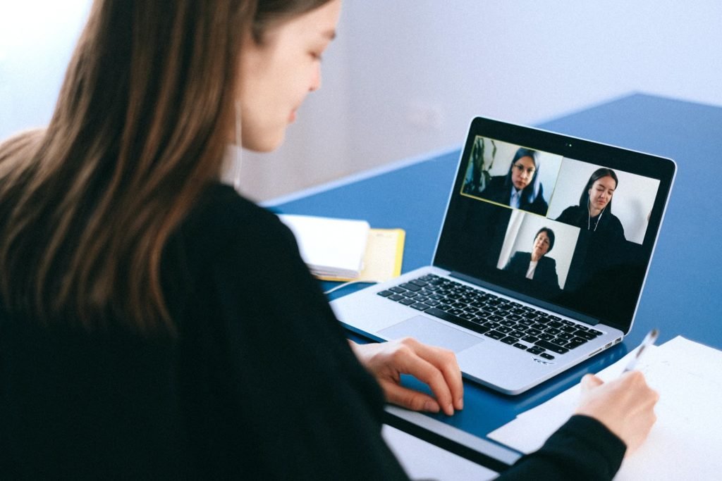 How to Onboard Effectively Via Videoconferencing